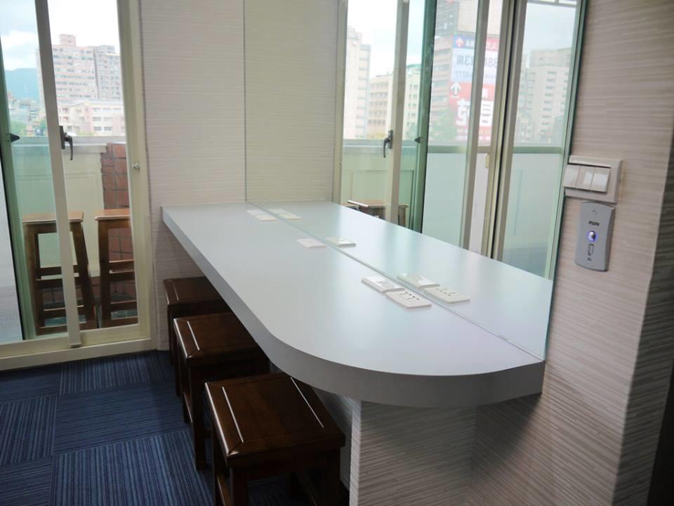 D.Giraffe Your Space Taipei Luaran gambar